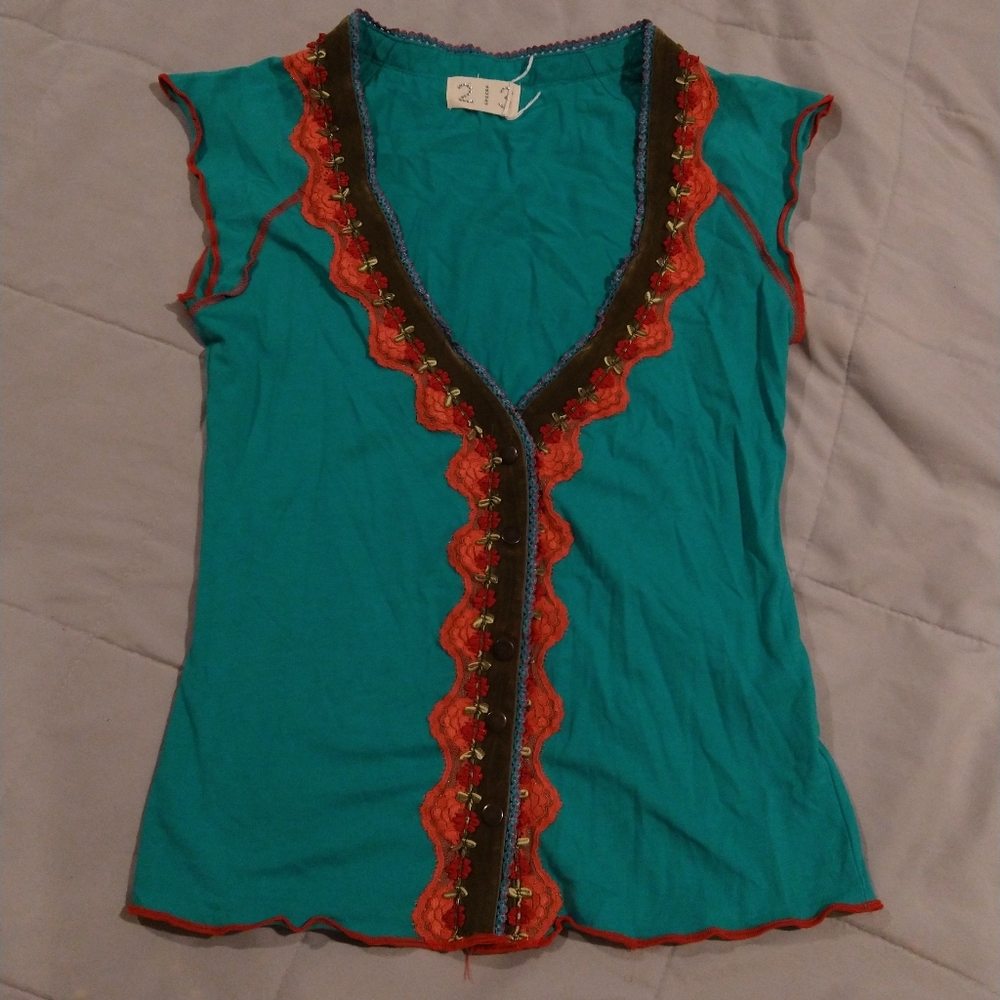 Cute Top with decorative Trim
